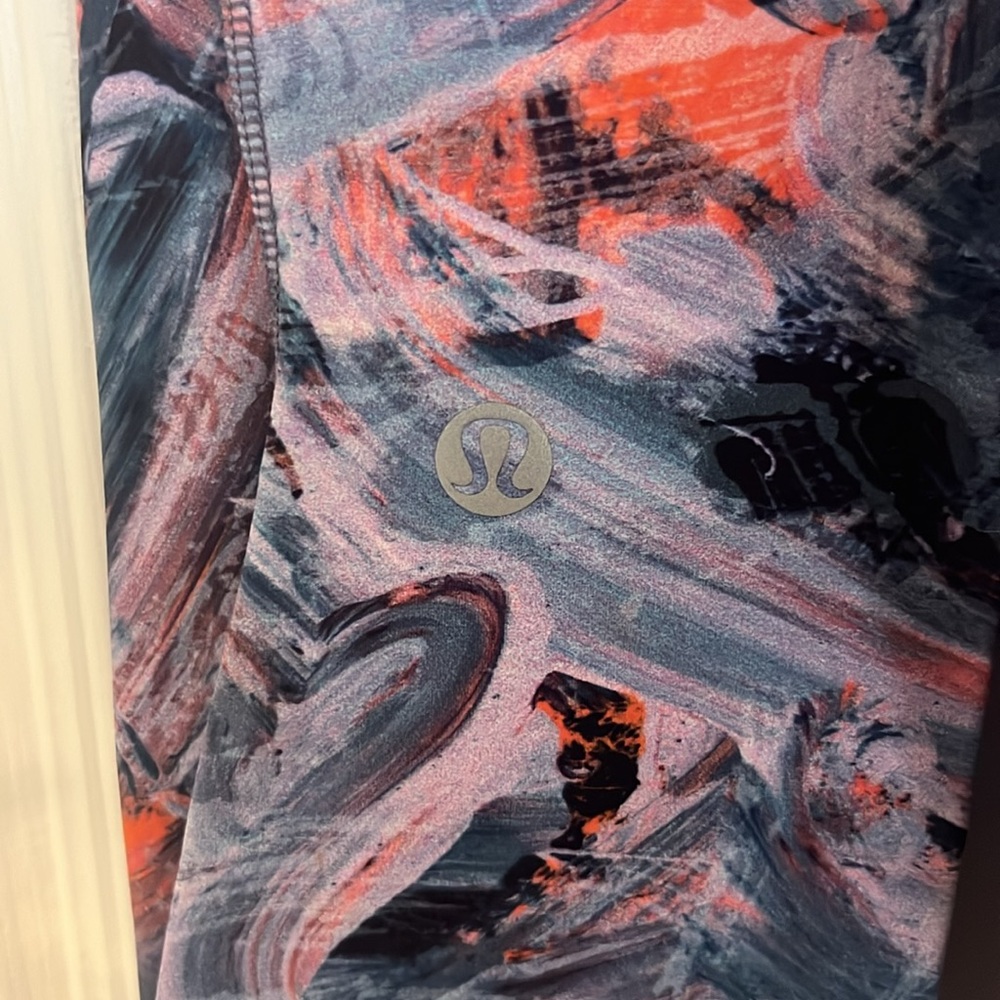 NWT- Lululemon Base Pace HR Tight 25” Leggings - Atmospheric Purple Multi-Size 0 - Picture 5 of 7